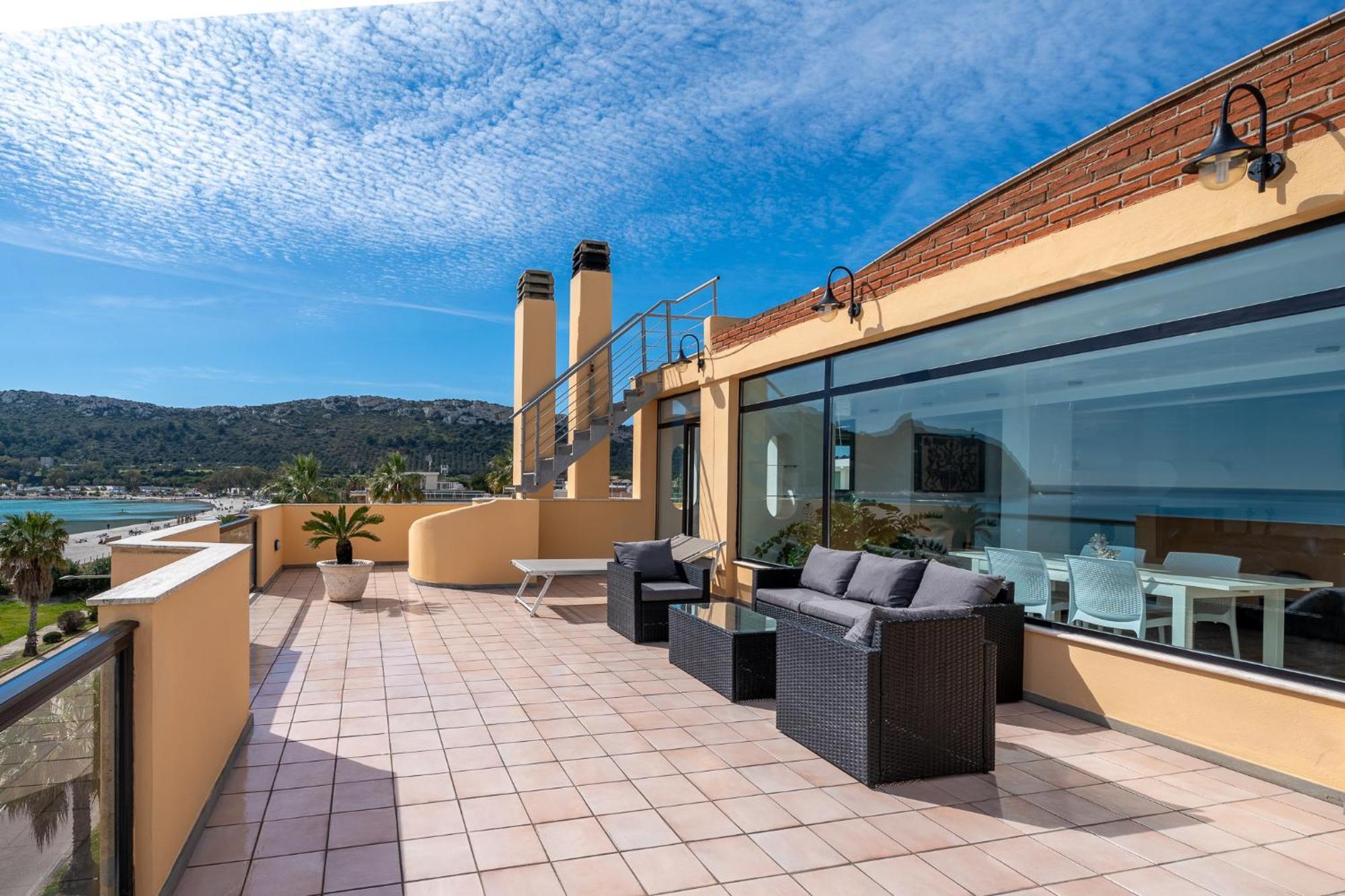 Attico Sul Poetto Apartment Cagliari Bagian luar foto