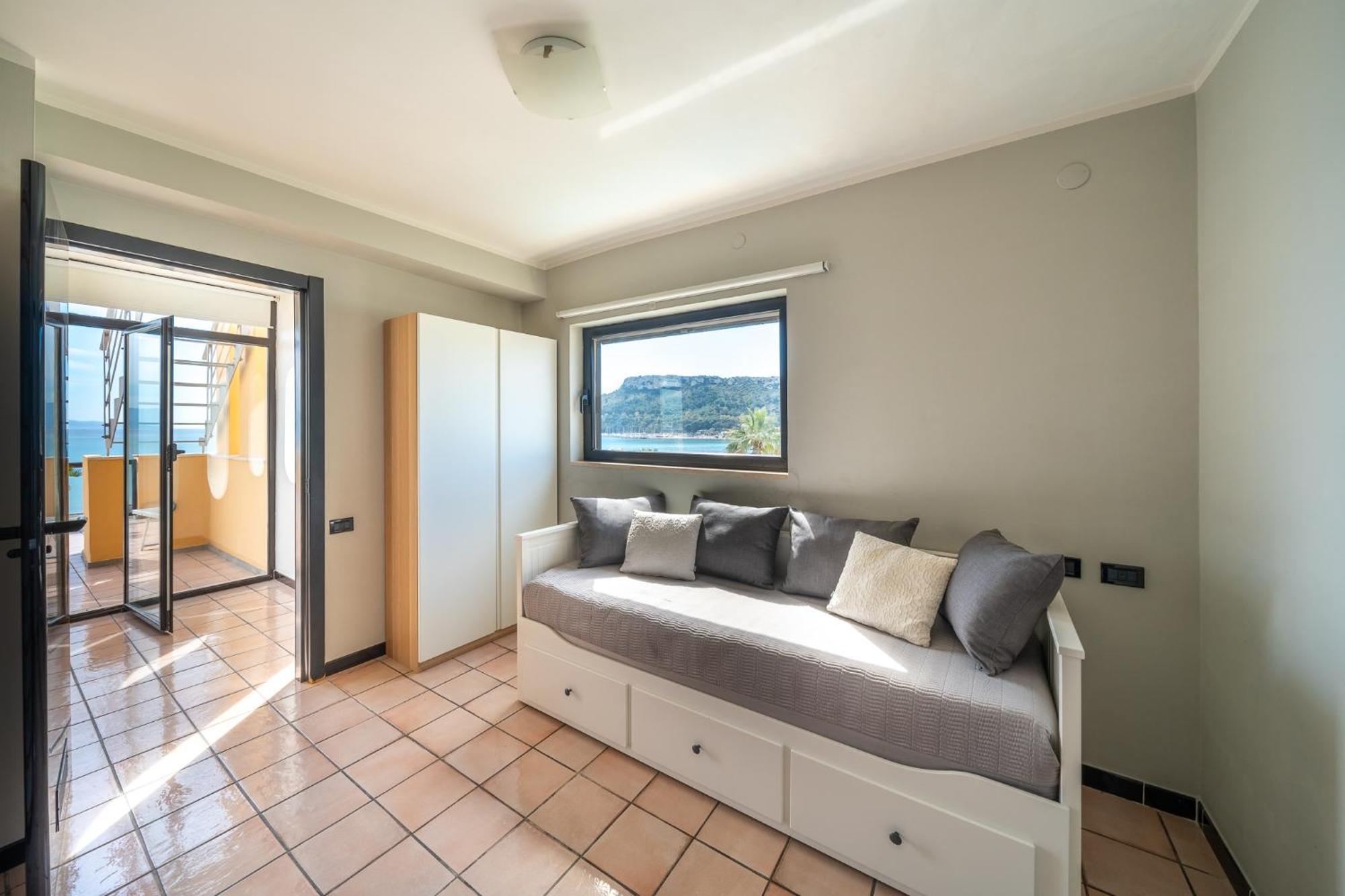 Attico Sul Poetto Apartment Cagliari Bagian luar foto