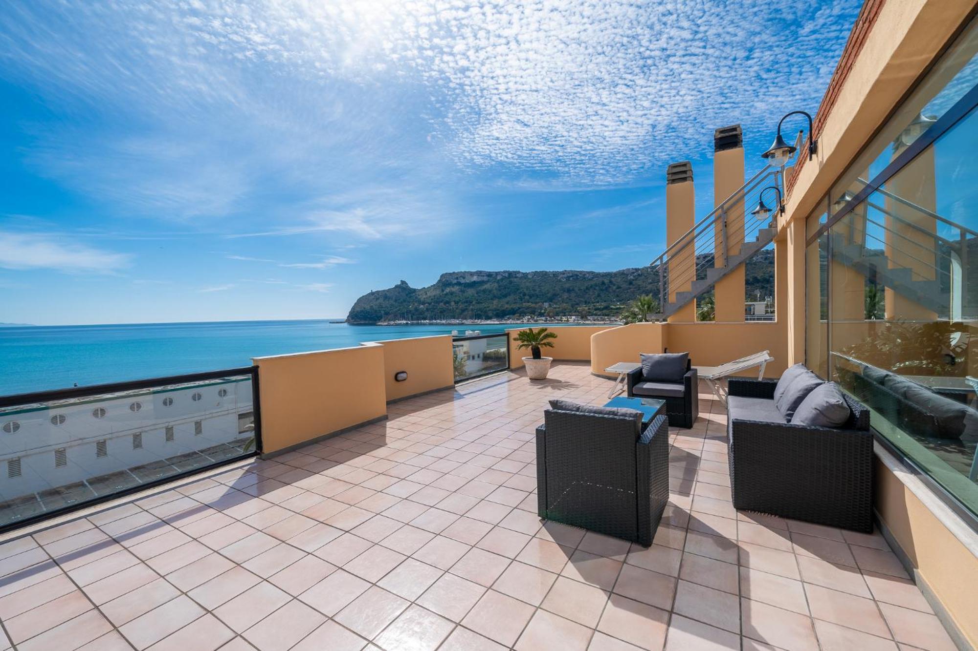 Attico Sul Poetto Apartment Cagliari Bagian luar foto