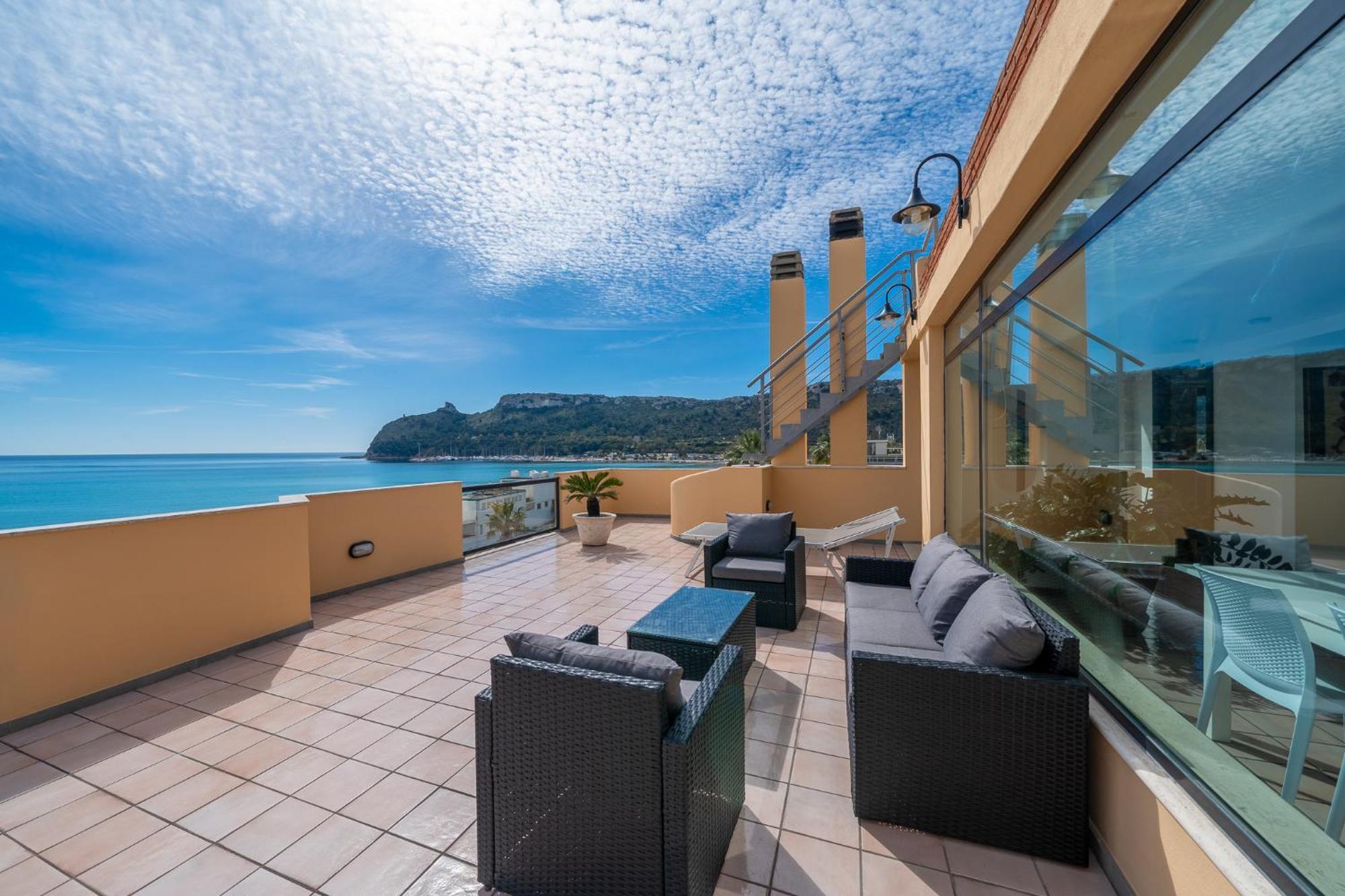 Attico Sul Poetto Apartment Cagliari Bagian luar foto